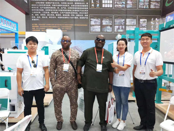 2019年成立机械参加驻马店粮机展会